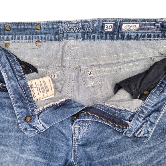 Miss Me | Boyfriend Capri Jeans | Size 30 - Picture 7 of 8